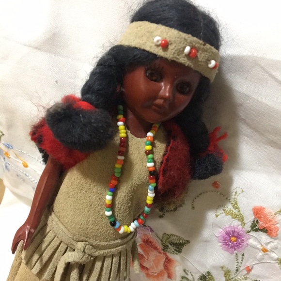 Cutest Carlson doll. Indian princess with papoose. Amazing detail and quality - Picture 9 of 16